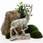 Садовая фигура Олень