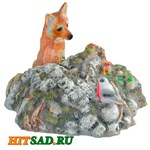 Садовая фигура Лиса у норы