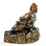 Фонтан-водопад из стеклопластика Лев на скале U08588 высота 105см U08588 - фото 57425