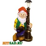 Гном с фонарем для сада