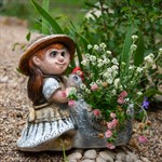 Садовое кашпо для цветов