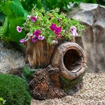 Садовое кашпо для цветов