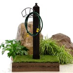 Опора с держателем для садового шланга 54-631 дерево, металл 54-631 - фото 62464