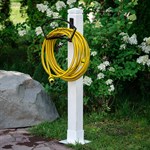 Опора с держателем для садового шланга 54-632 дерево, металл 54-632 - фото 62489