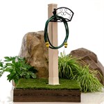 Опора с держателем для садового шланга 54-632 дерево, металл 54-632 - фото 62494