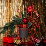 Подставка для цветов бык