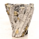 Цветочное кашпо для сада