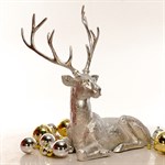 Садовая фигура олень