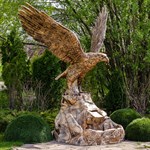 Декоративный фонтан орел