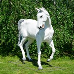 Фигура для сада конь