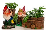 Садовая фигура кашпо Гномы с тачкой