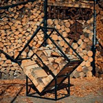 Кованая дровница для сада Кованая дровница для сада