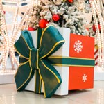 Фигура новогодняя подарок