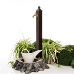 Садовая колонка для воды с поддоном