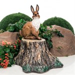 Садовая фигура Заяц на пне