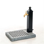 Садовая колонка для воды с поддоном