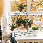 на подоконник