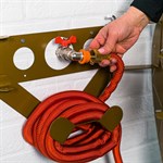 Настенный умывальник с кронштейном для шланга 550-009 550-009 - фото 90917