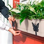 металлические кронштейны для ящика с цветами