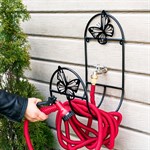 Для безопасного хранения поливочного шланга