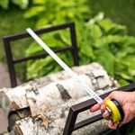 вместительная дровница