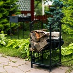 вместительная дровница