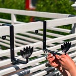 2 кронштейна для ящика с цветами