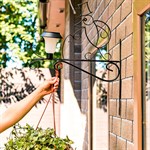 настенный кронштейн с фонарём