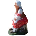 Садовая фигура Бабка на пне