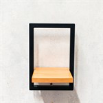 металлическая полка с деревом